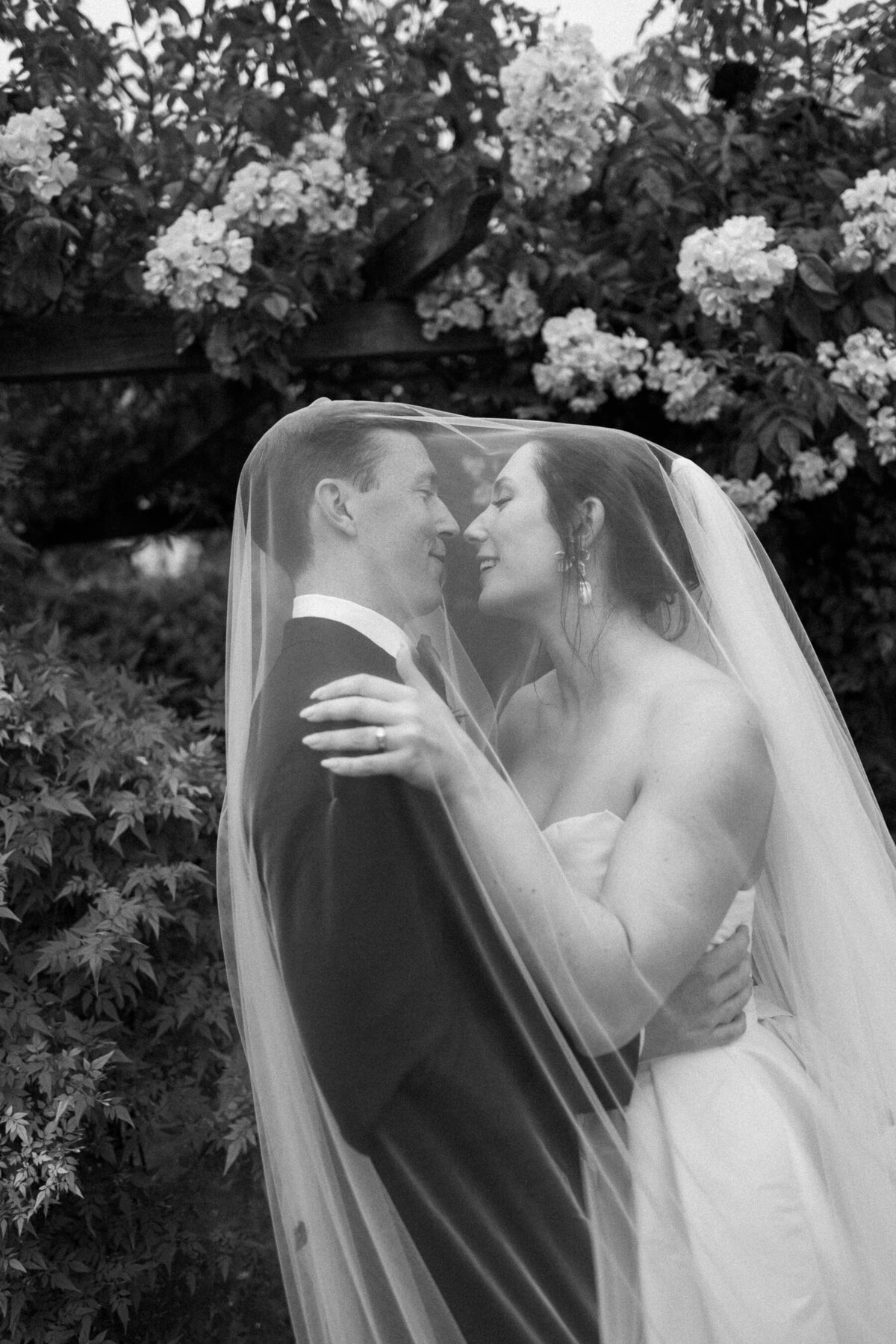Suffolk Marquee Wedding Photographer - Emily and Max - Laura Williams Photography - WEB - 65
