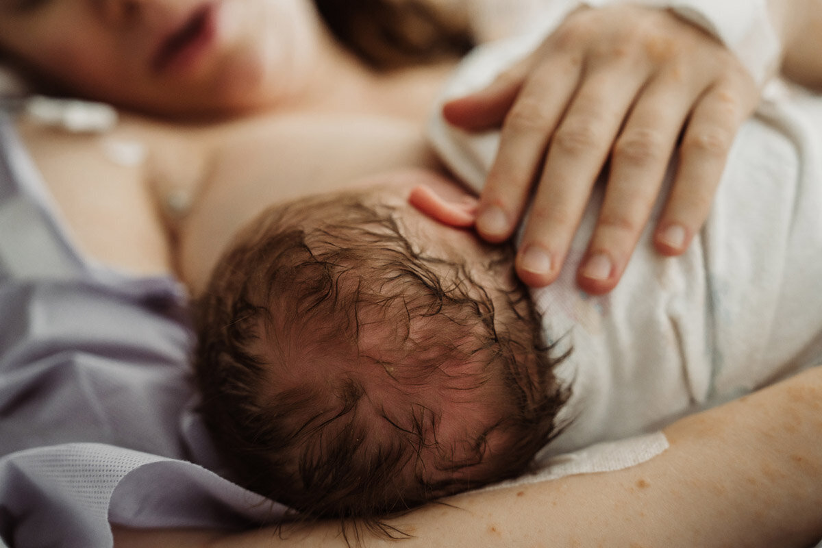 cesarean-birth-photography-natalie-broders-c-046