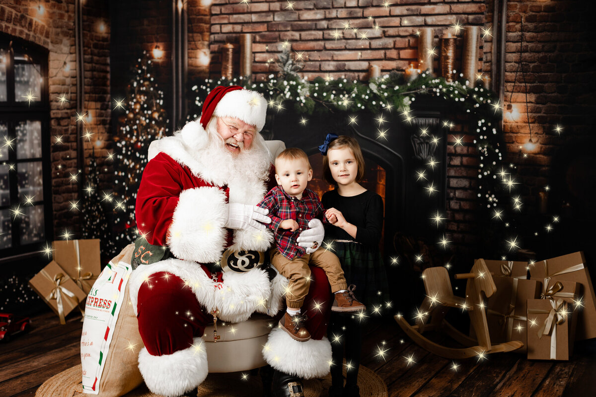 Best NWA holiday photographer, holiday portraits near me, Northwest Arkansas holiday photography, NW Arkansas holiday photos, NWA santa photos