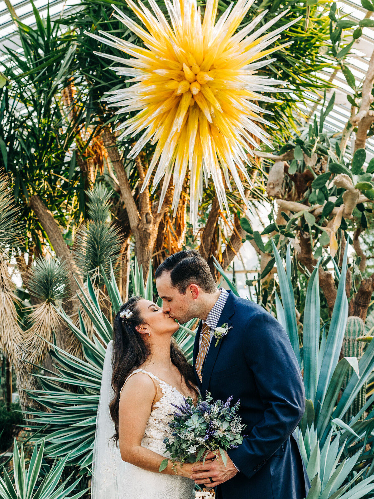 Pittsburgh-Elopement-Photographer-Maya-Elaine-Photography-Phipps-Conservatory-003