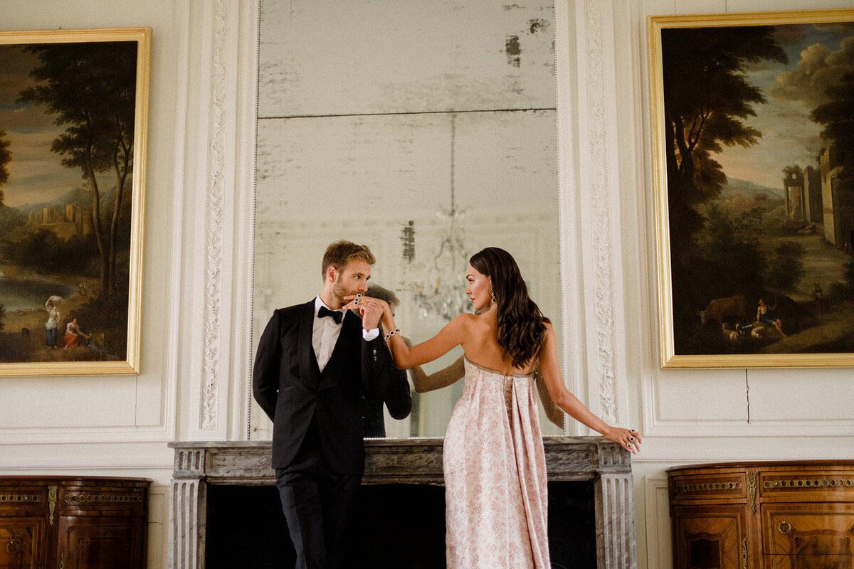 087France Chateau Luxury Elopement_Chateau de Courtomer Elopement_Adventure elopement photographer-5529