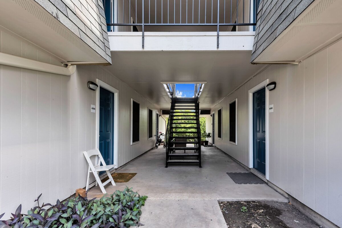 Exterior 3