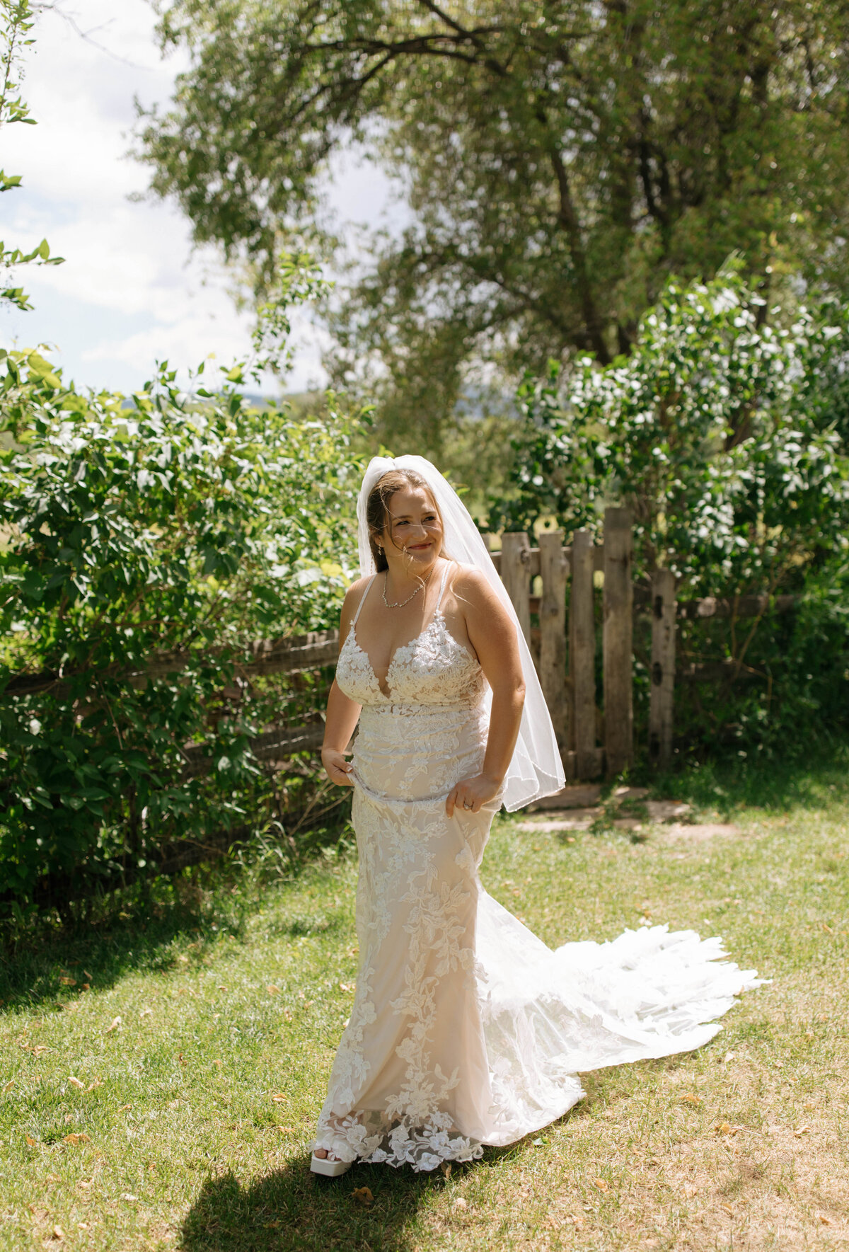 colorado-wedding-photographer-gabby-rhodes-photography-rist-canyon-inn-bride-groom-70