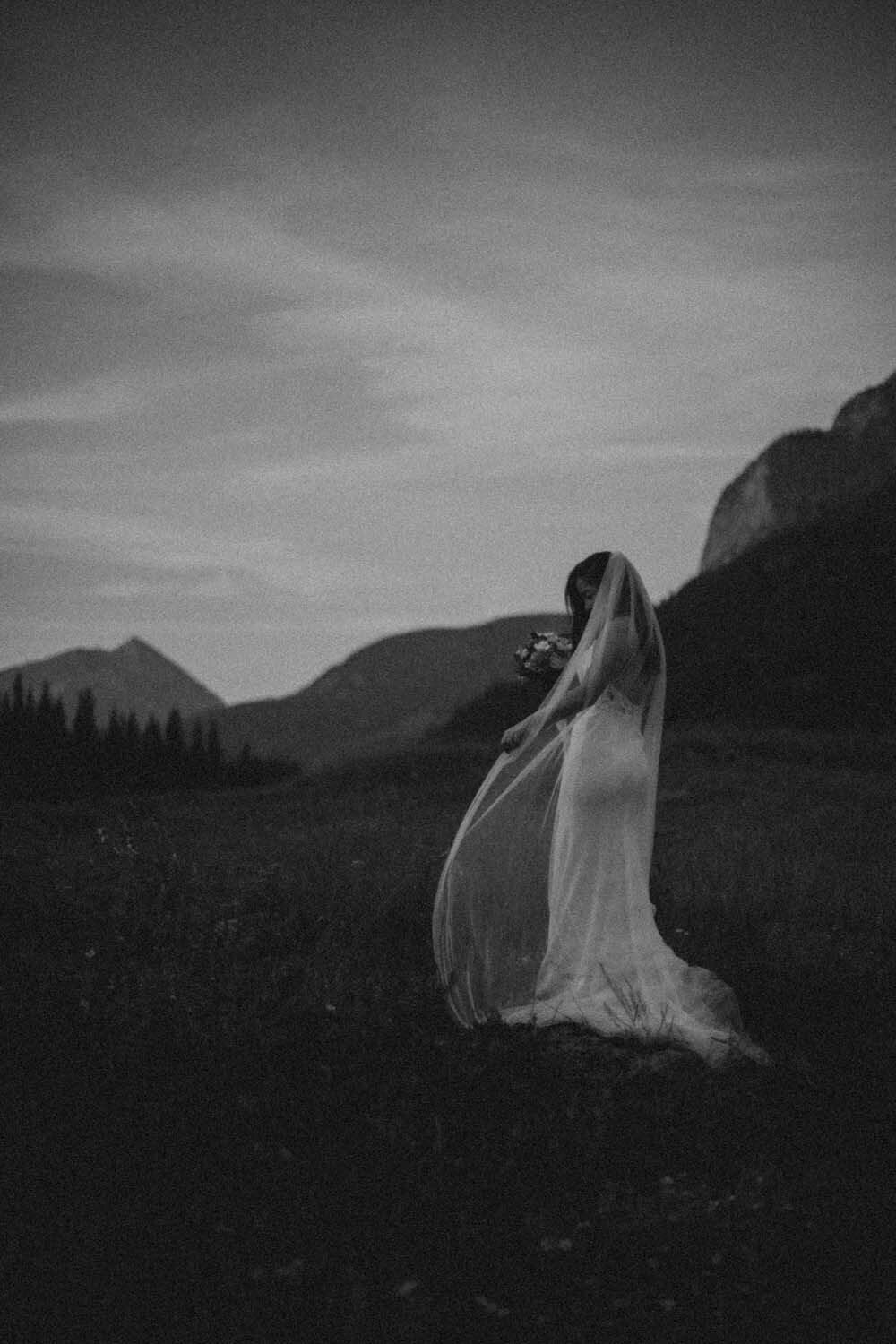 Joanne_Chris_BridalPortraits_KiKiCreates-17