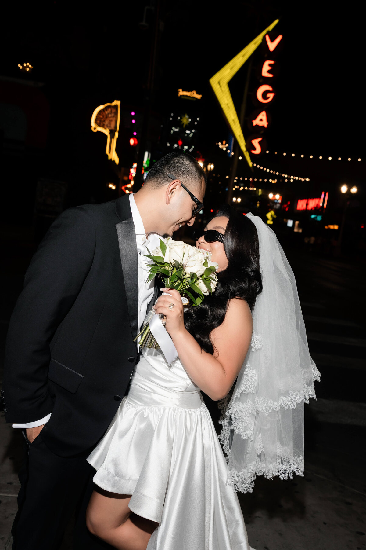 15_riskyexposure_las-vegas-elopement-photography