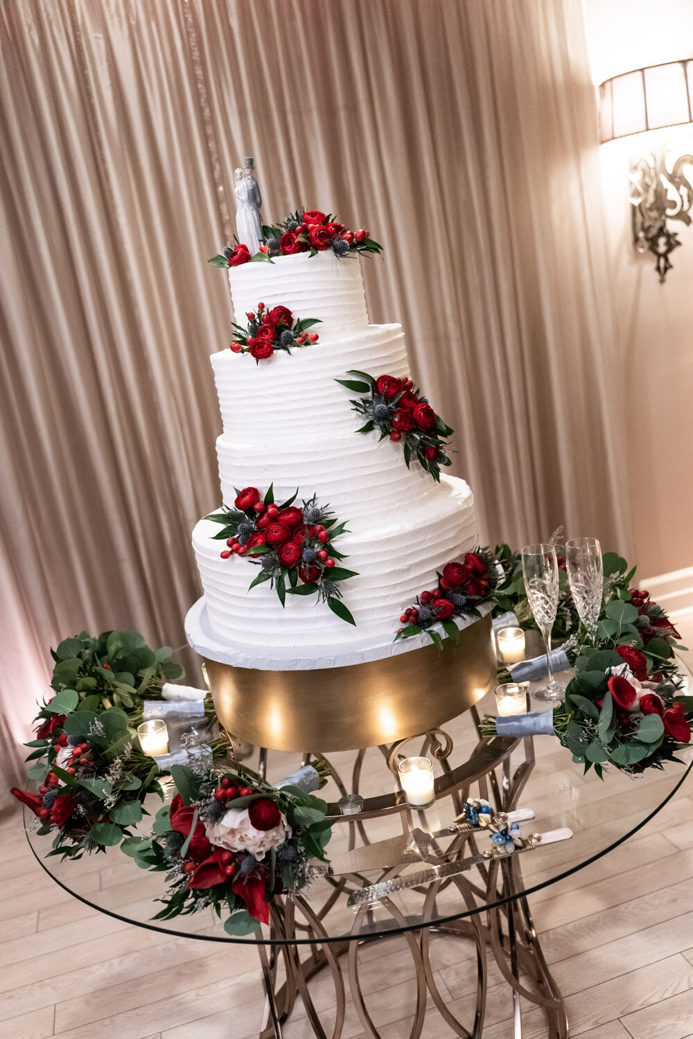 Wedding cake table at Southern Oaks