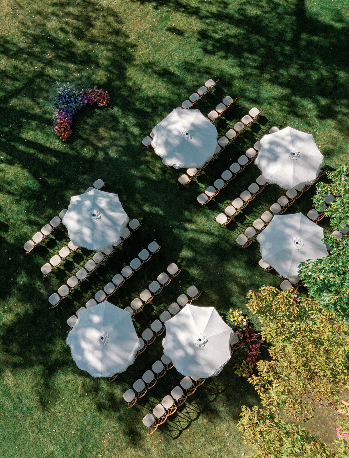 Colorful New York Wedding Ceremony with Umbrellas at Inns of Aurora - Verve Event Co. - Laura Rose Weddings (1)