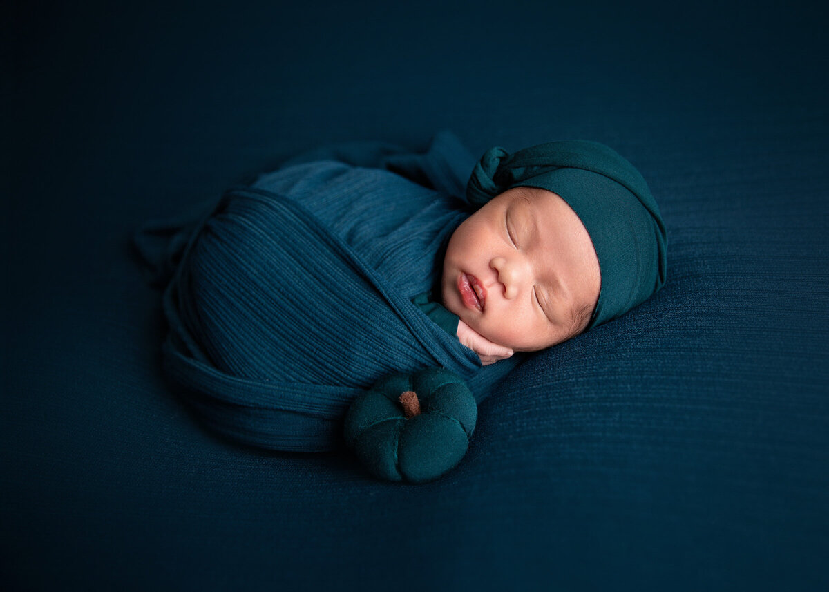 Toronto-newborn-photography-studio-Rosio-Moyano-002