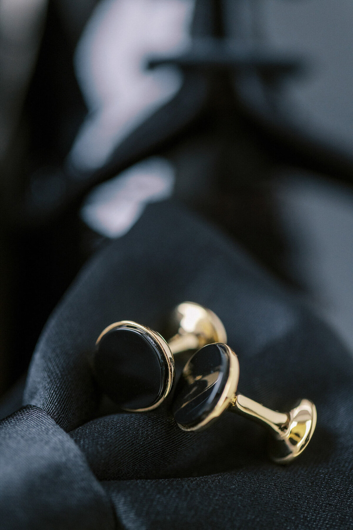 Maïlys Fortune Photography Husband Wife Wedding Weddings Photography France Switzerland Italy Timeless Dreamy Imagery Bilingual French English Destination Weddings Destination Wedding Provence French Riviera Paris Lake Como Tuscany10