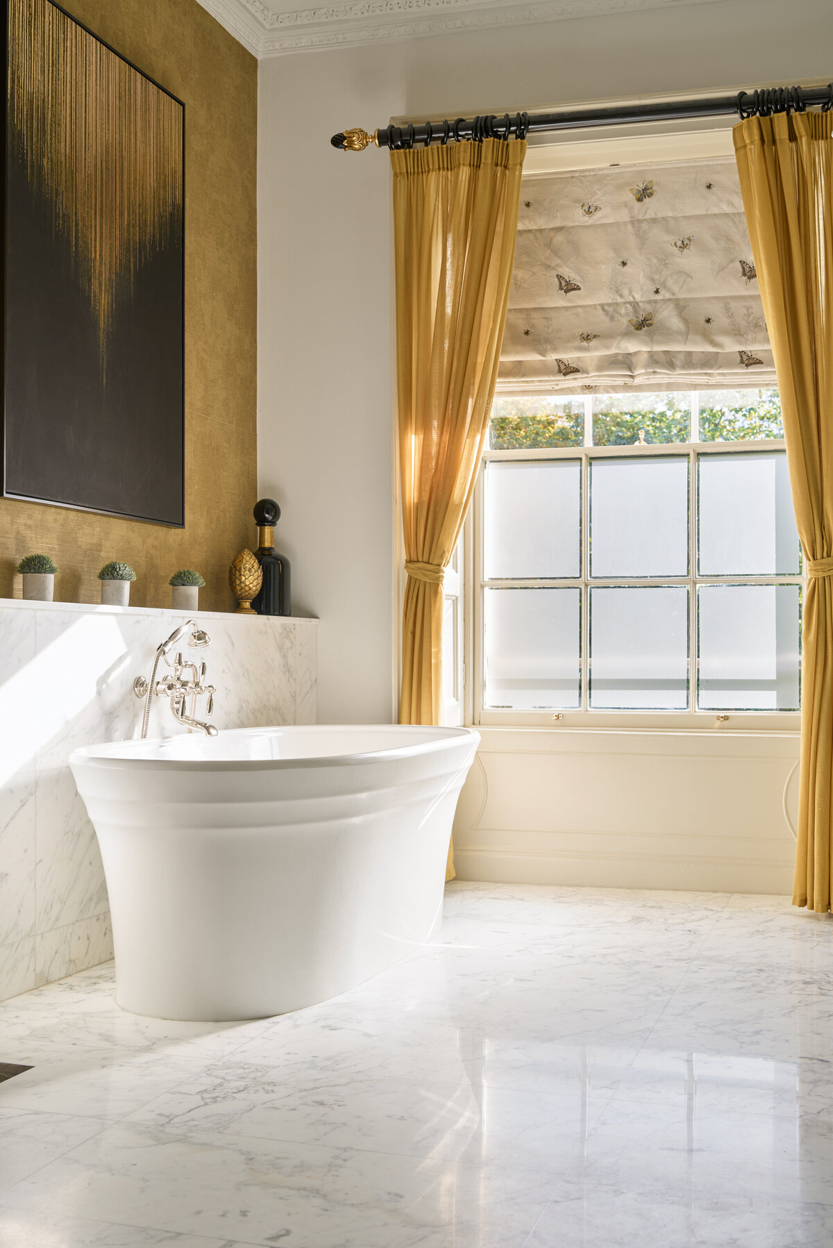 Waterstone - Townhouse on the Green - Dublin - Luxury Boutique Hotel - Room 1 Bath & Window Full Res