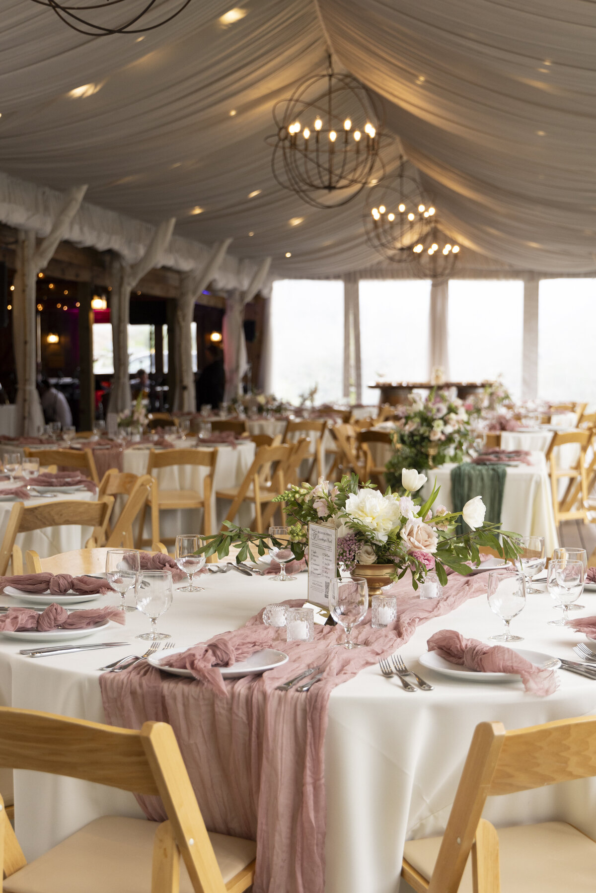 Shanna-Mae-Photography-Montana-Photographer-Montana-Weddings-Rainbow-Ranch-Lodge-011
