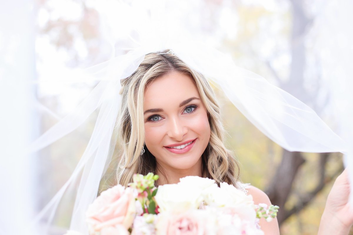 Mariam Saifan Photography Kansas City Portrait Wedding Kansas Bridal Shows Barn At Riverbend Wedding Photographer City