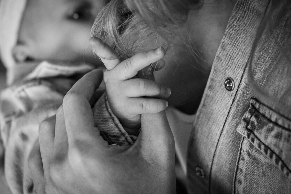 Rodinne_foceni_mama_a_ja__v_atelieru_Praha_10_fotografka_Karolin_Ticha5
