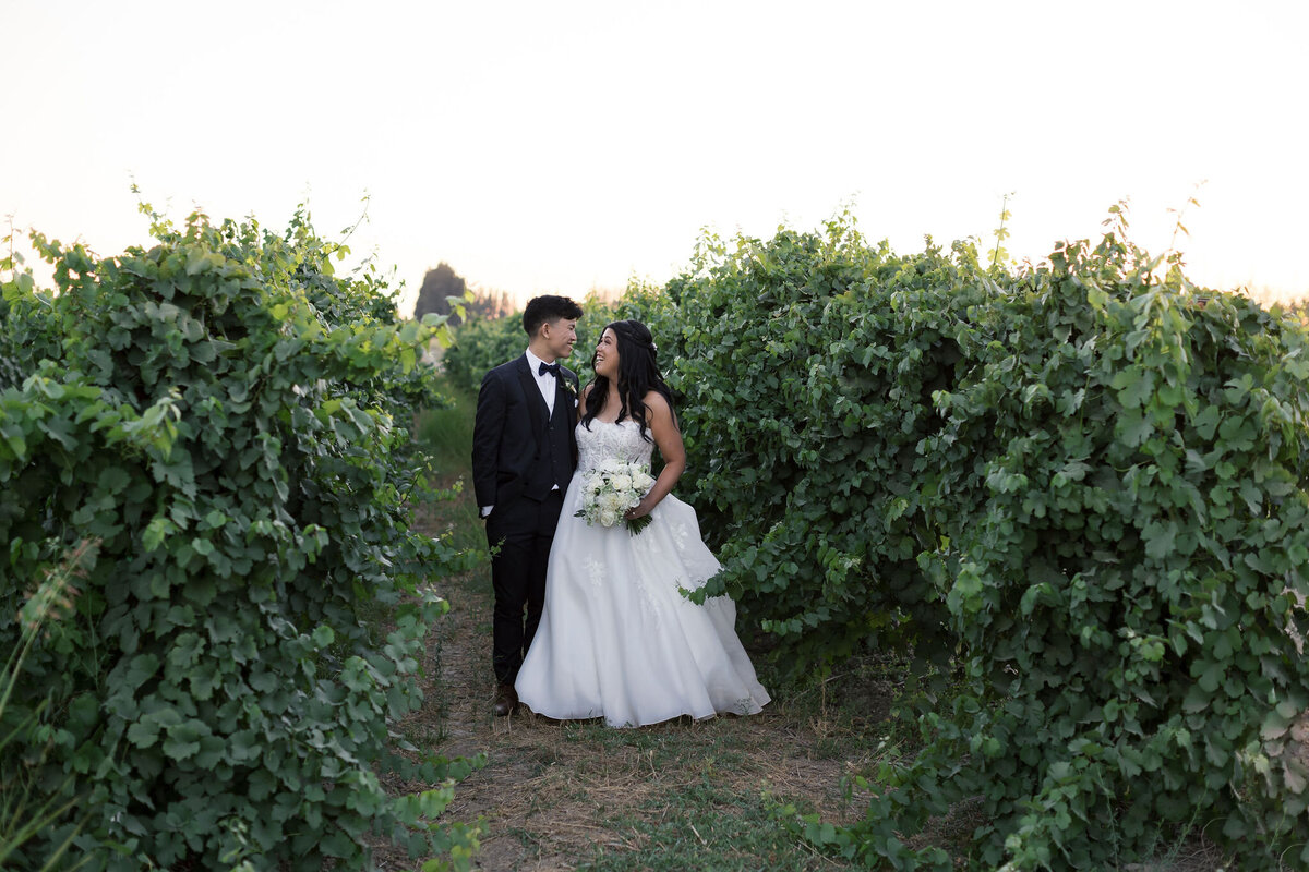 Caitlin&BrianWedding_CouplePortraits_IvoryBlushPhotography123