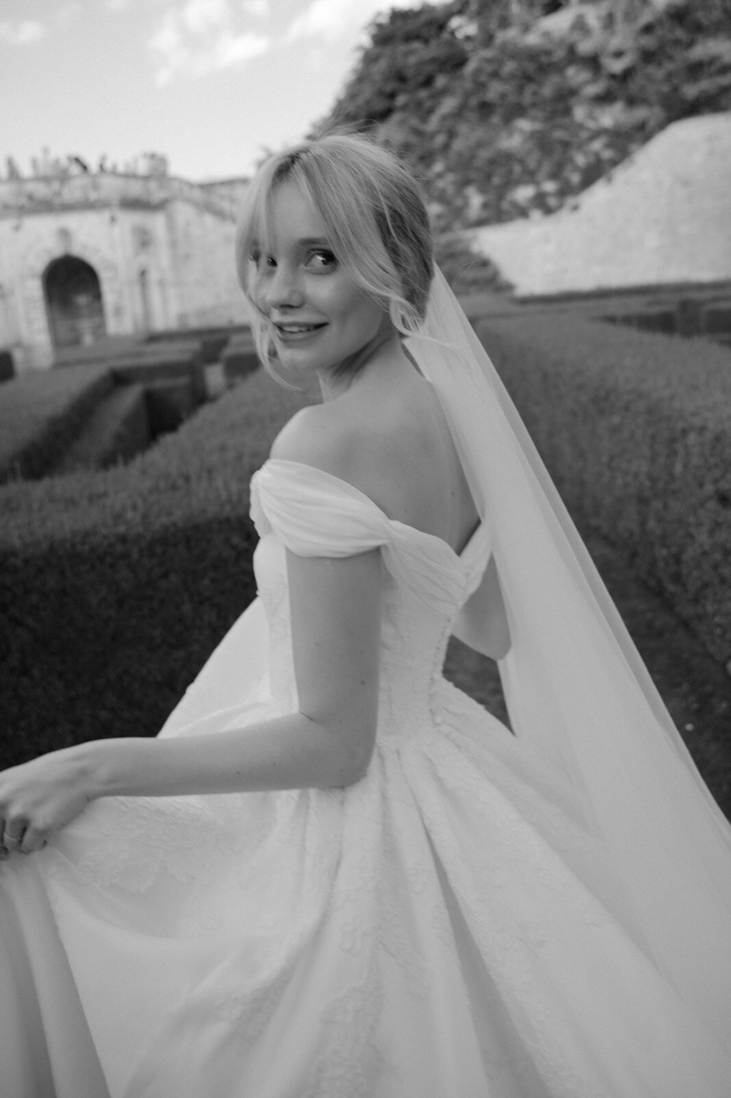 Flora_And_Grace_La_Foce_Tuscany_Editorial_Wedding_Photographer (1116 von 2441)