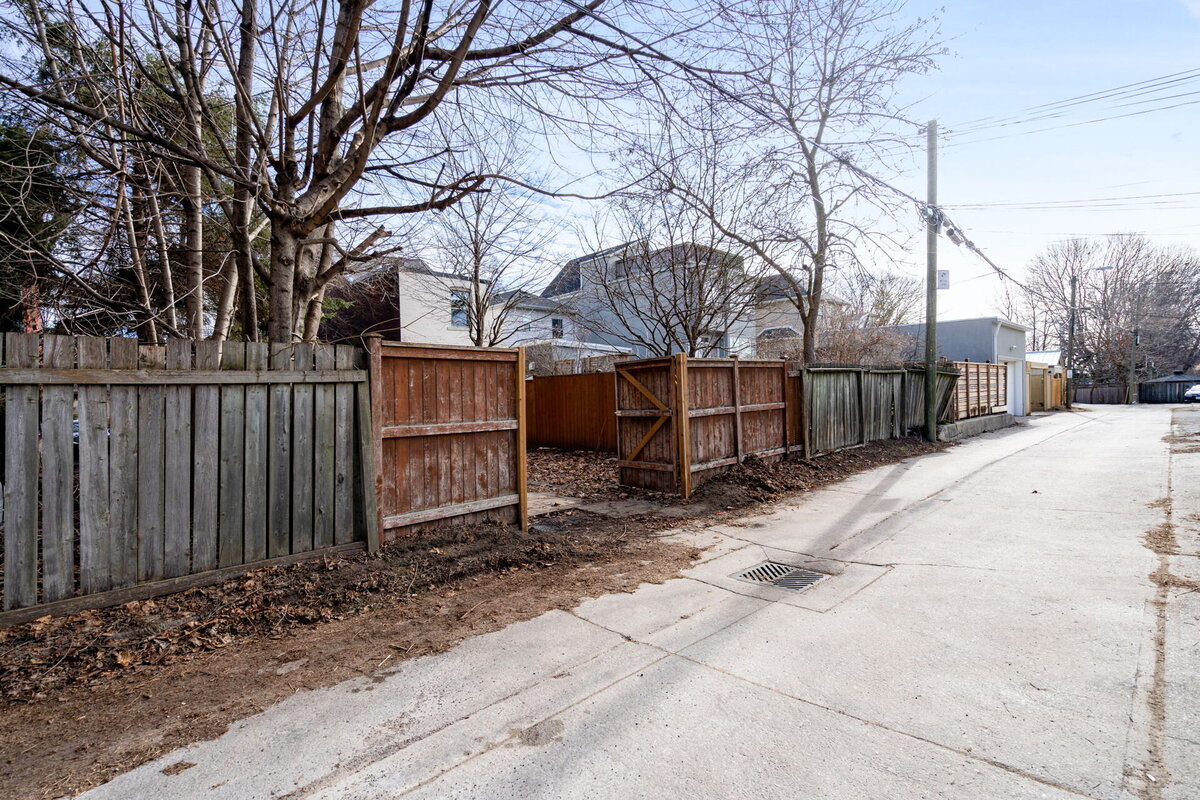 38-web-or-mls-74_008_Backyard