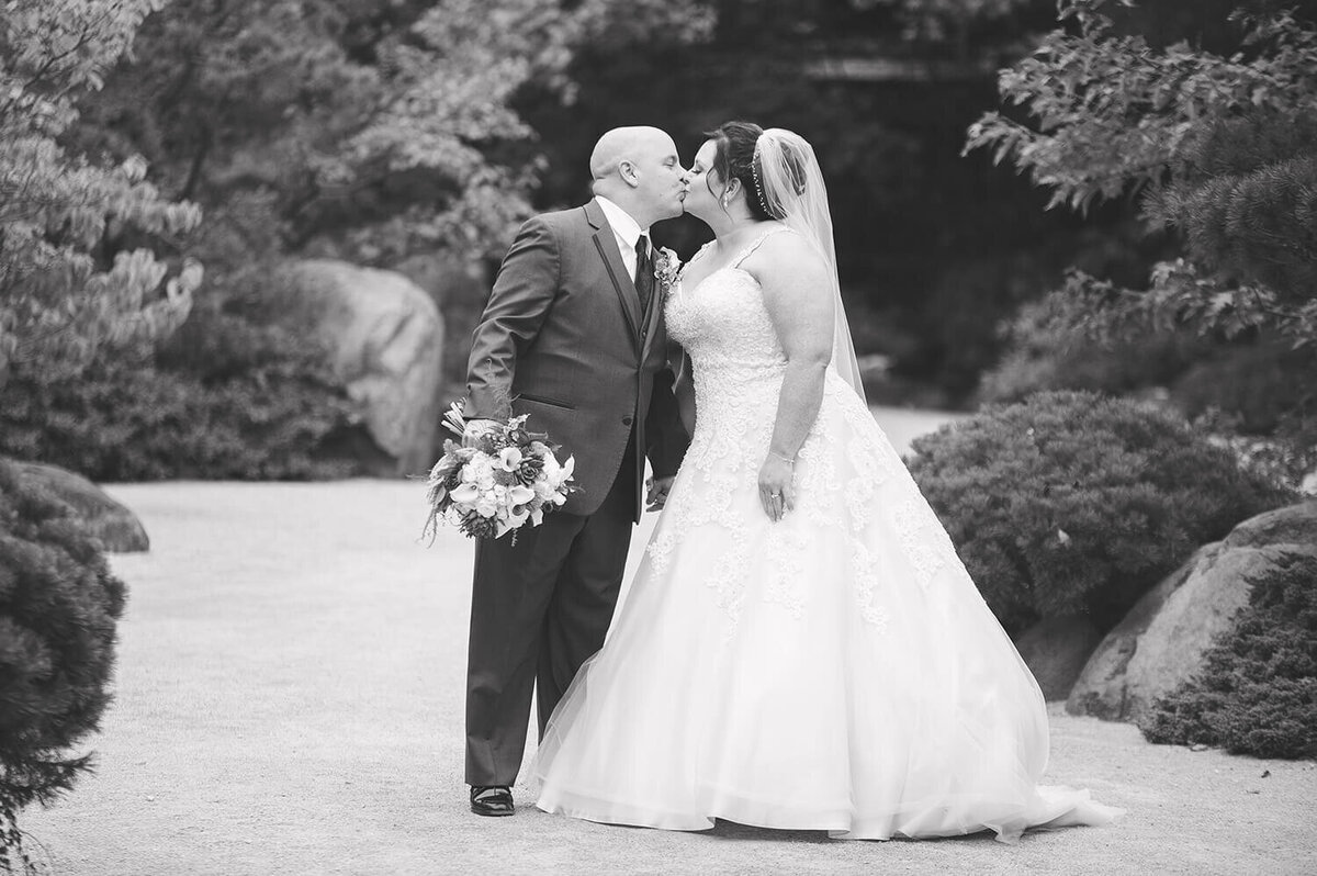 Anderson Japanese Gardens black and white Rockford Wedding Photography