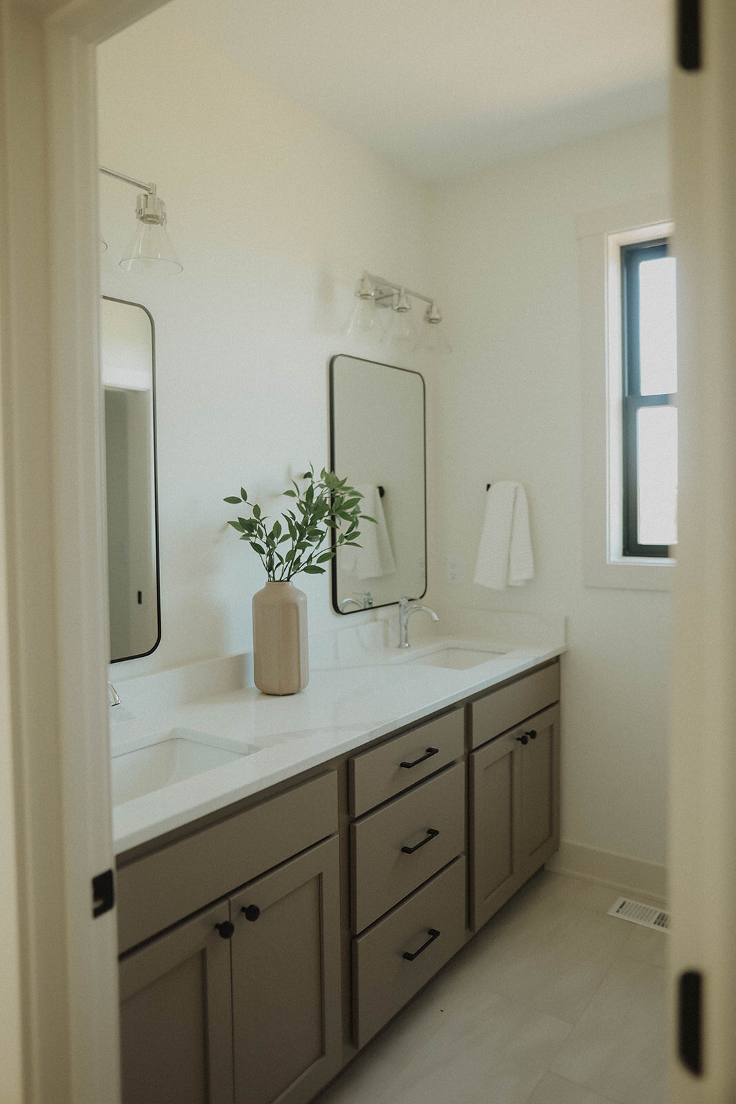 Bathroom-Design-Interior-Designer-Grimes-Ankeny-Waukee