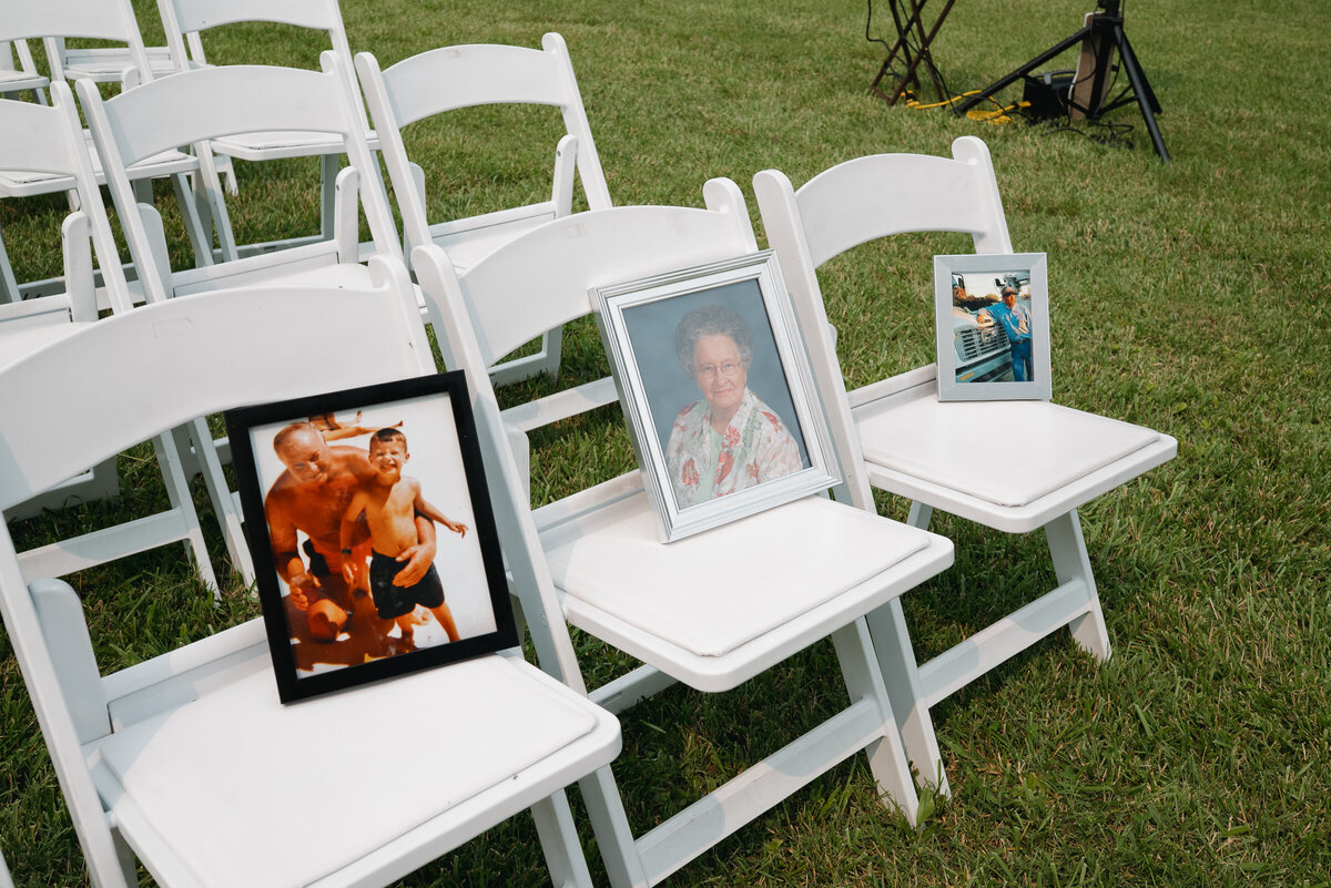Memorial Chairs at wedding 