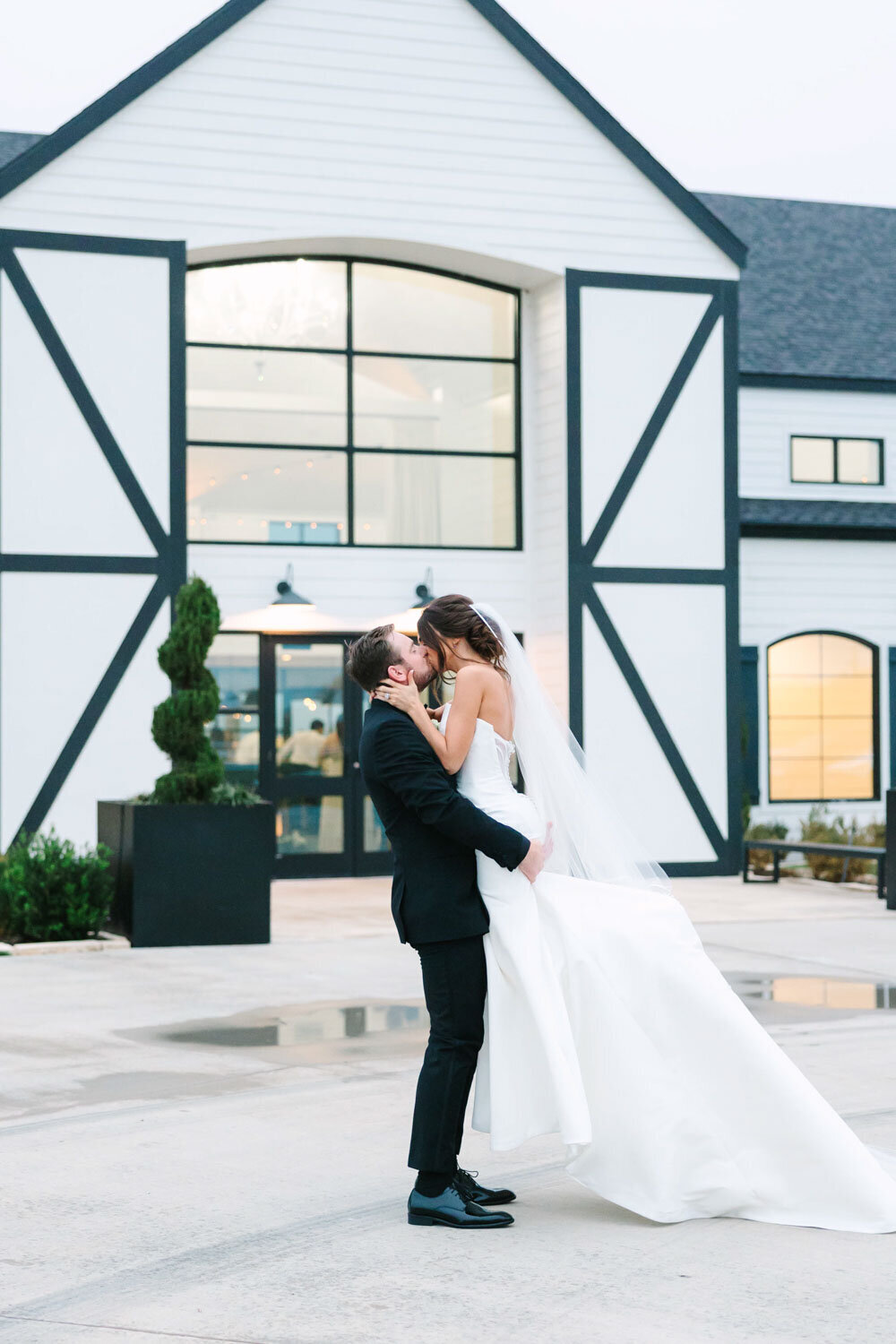 Sydney-and-Carsen-Luxury-wedding-in-Dallas-Texas-Bella-Vista-Wedding-Planning-053