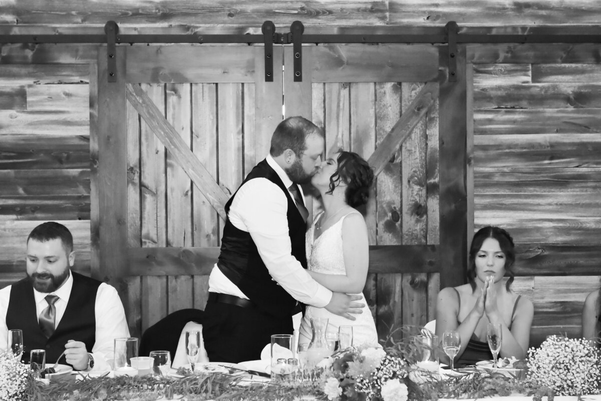 4362-Wedding at The Grands at Mulligans in Sartell Minnesota- Wedding Photographer Nicole Hollenkamp