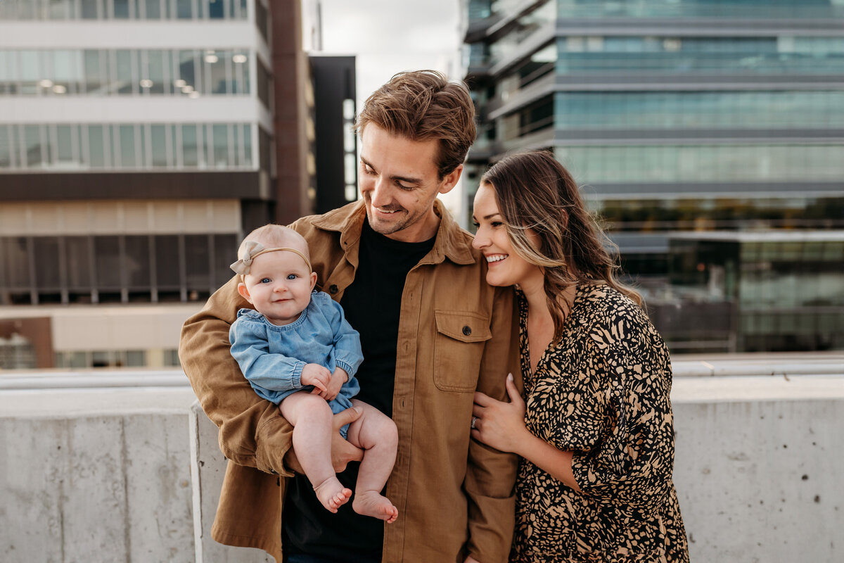rooftopfamilysessionkristenthompsonphotography