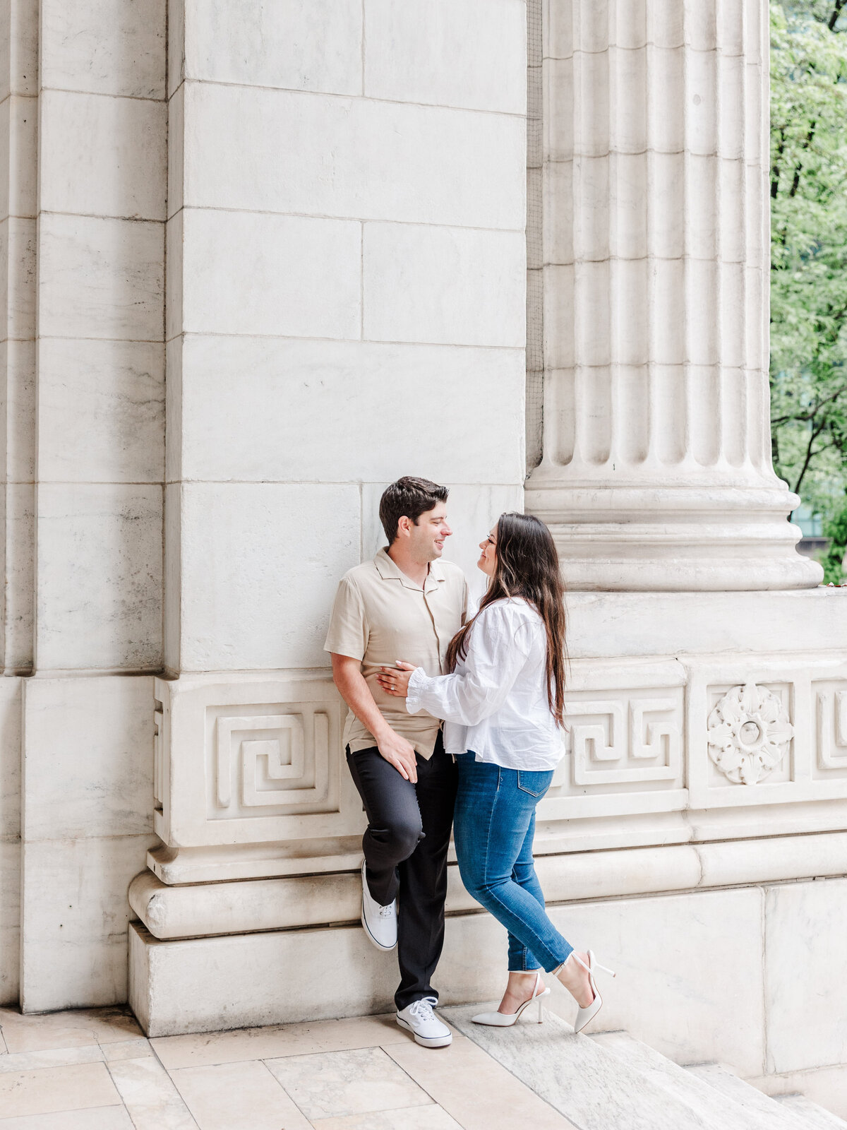brittany-graf-photography-katie-mattingly-new-york-central-park-public-library-engagement-session-151