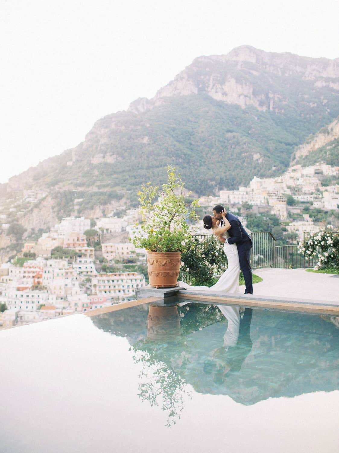 Positano-wedding-villa-San-Giacomo-bride-and-groom-portraits-by-Julia-Kaptelova-Photography-315