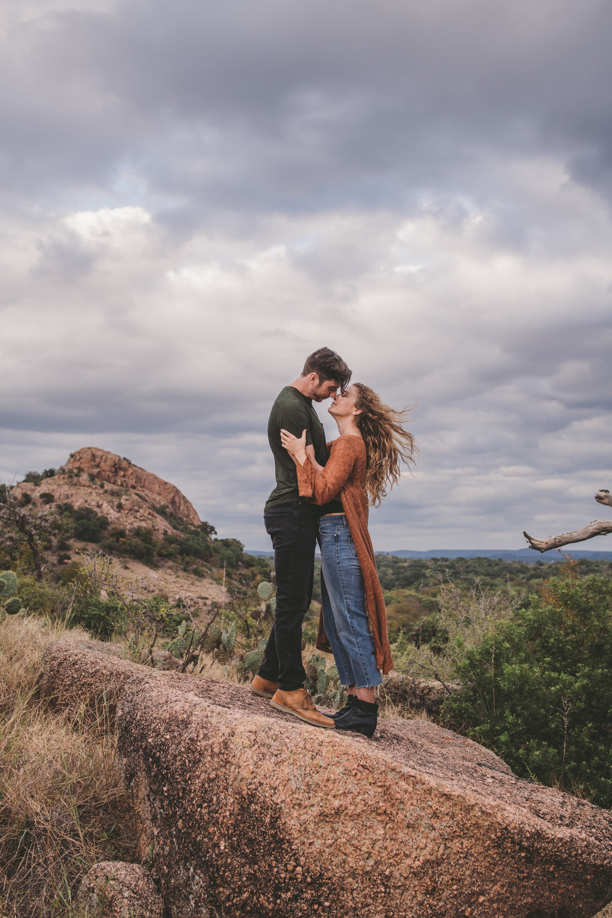 Enchanted Rock State Park Engagement Photos