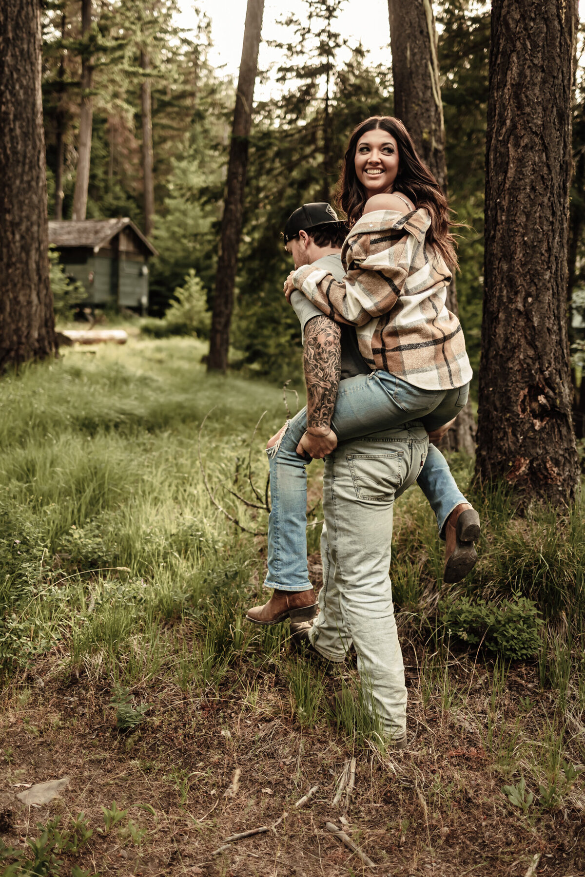 Erin&JoeyCampfireCabin-3