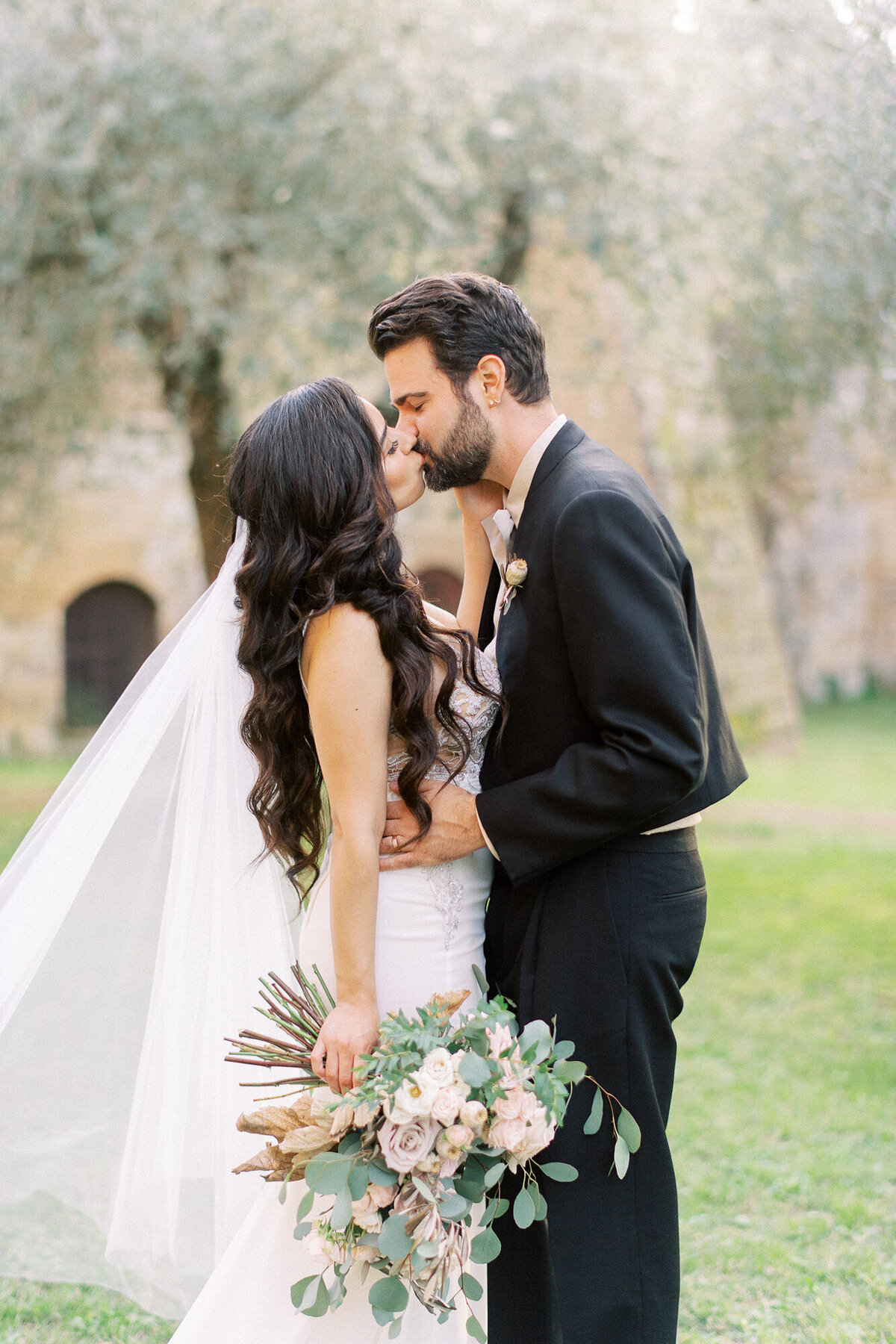 Maïlys Fortune Photography Husband Wife Wedding Weddings Photography France Switzerland Italy Timeless Dreamy Imagery Bilingual French English Destination Weddings Destination Wedding Provence French Riviera Paris Lake Como Tuscany118