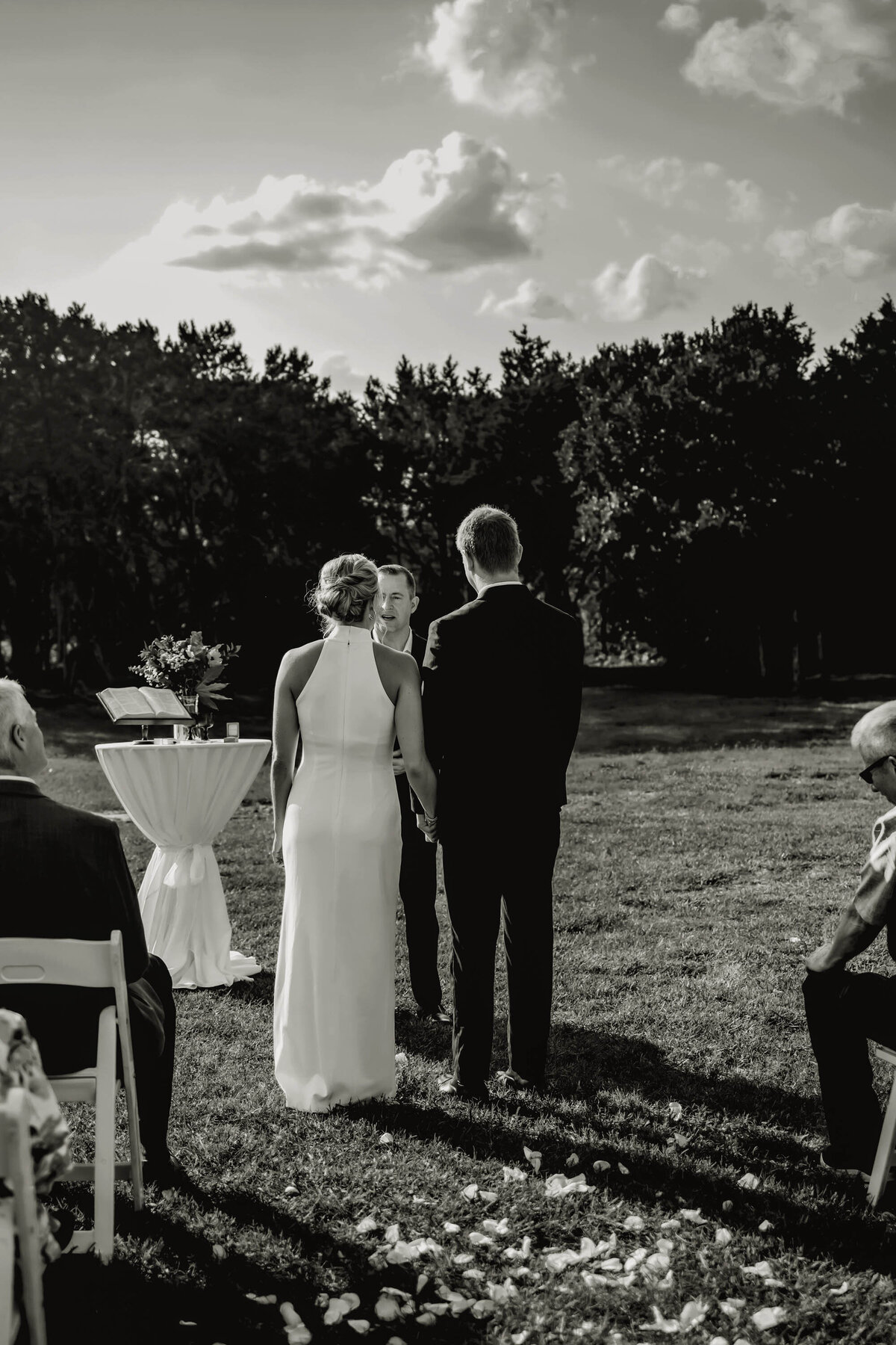 a bride and groom in Gaitsville texas