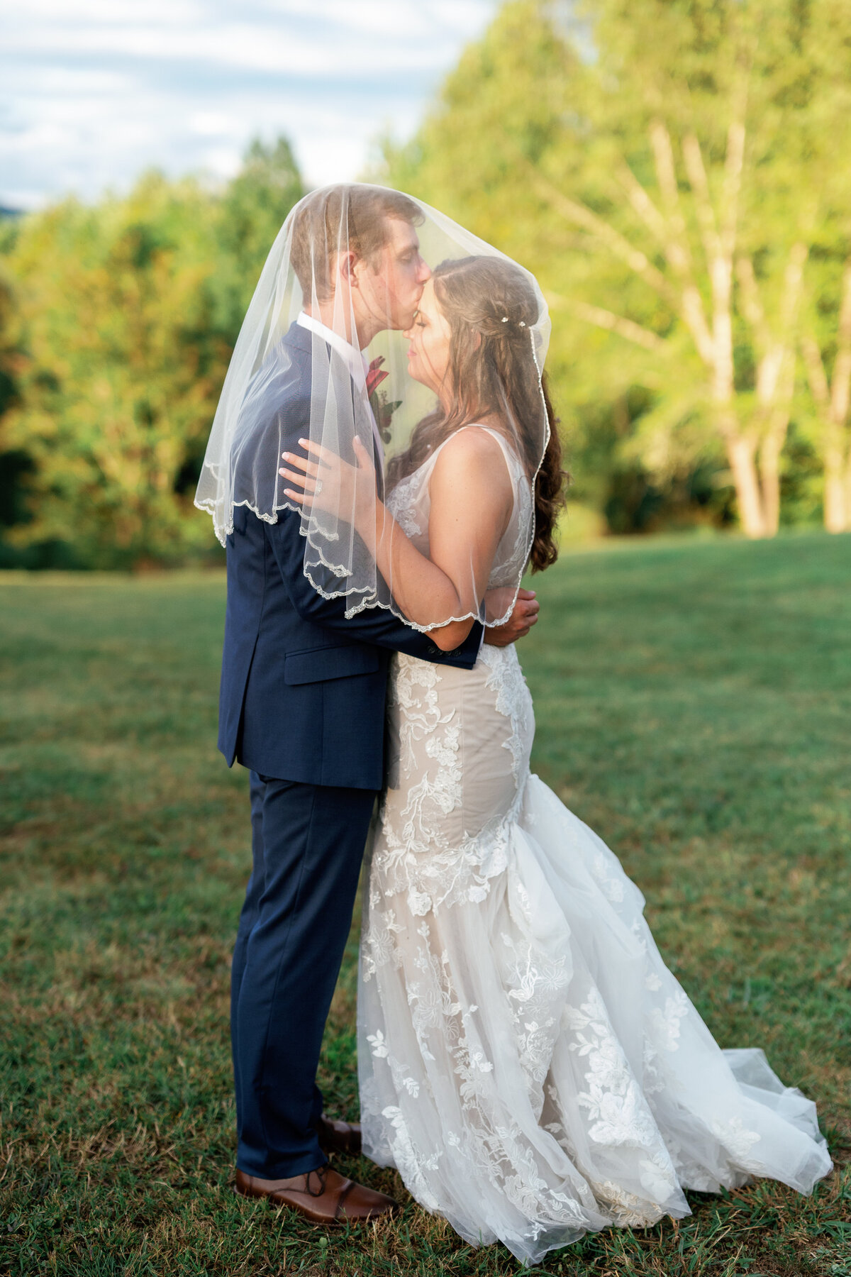Alaina and Russ - Coopers Cove at Heritage Park - East Tennessee Wedding Photographer - Alaina René photography-192