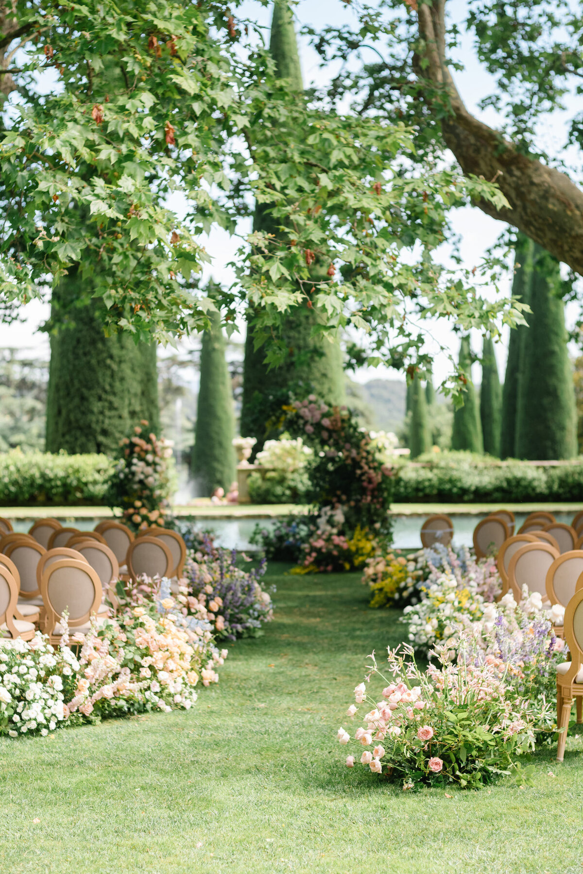 French-chateau-wedding-ceremony-curved-aisle