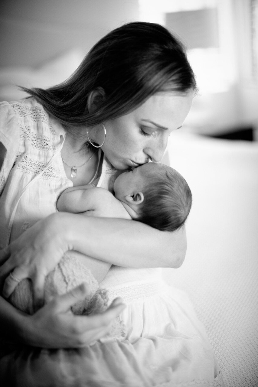 28-neborn-natural-light-orange-county-lauren-ford-photography.