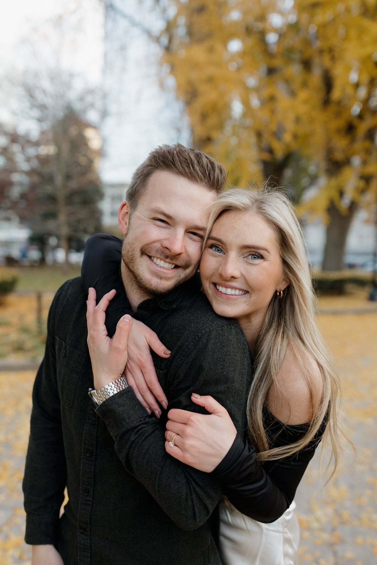 Indianapolis engagement photography fall outdoor portraits