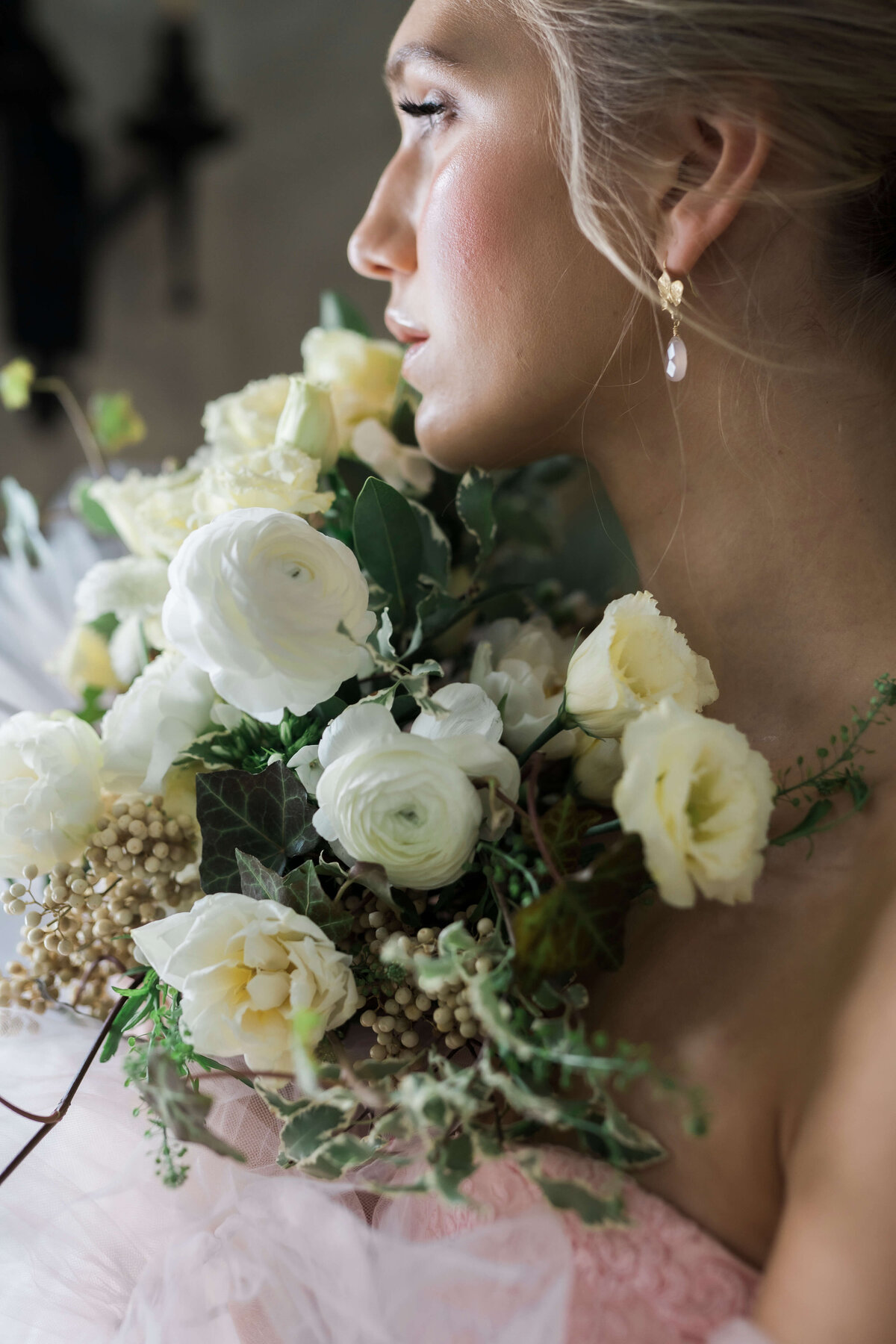 0462 Graydon Hall Manor British Vogue Editorial Toronto Wedding Lisa Vigliotta Photography