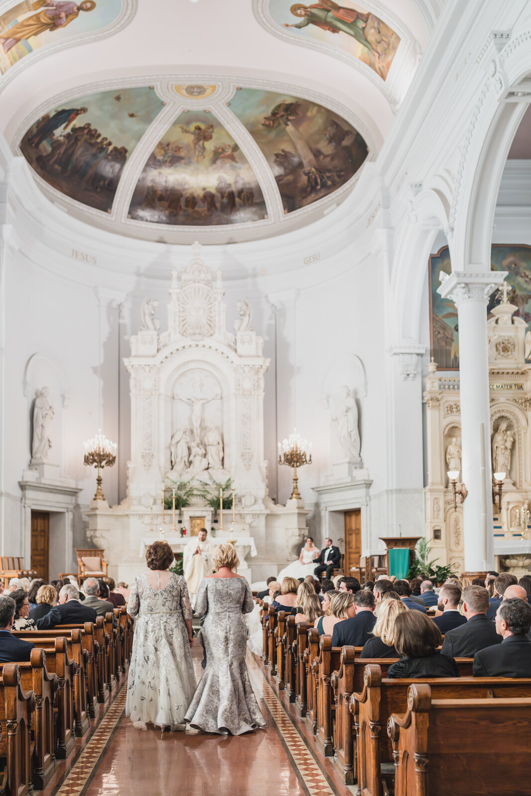 Classic Detroit Wedding at Saint Peter and Paul Church with Elegant Andiamo Reception14