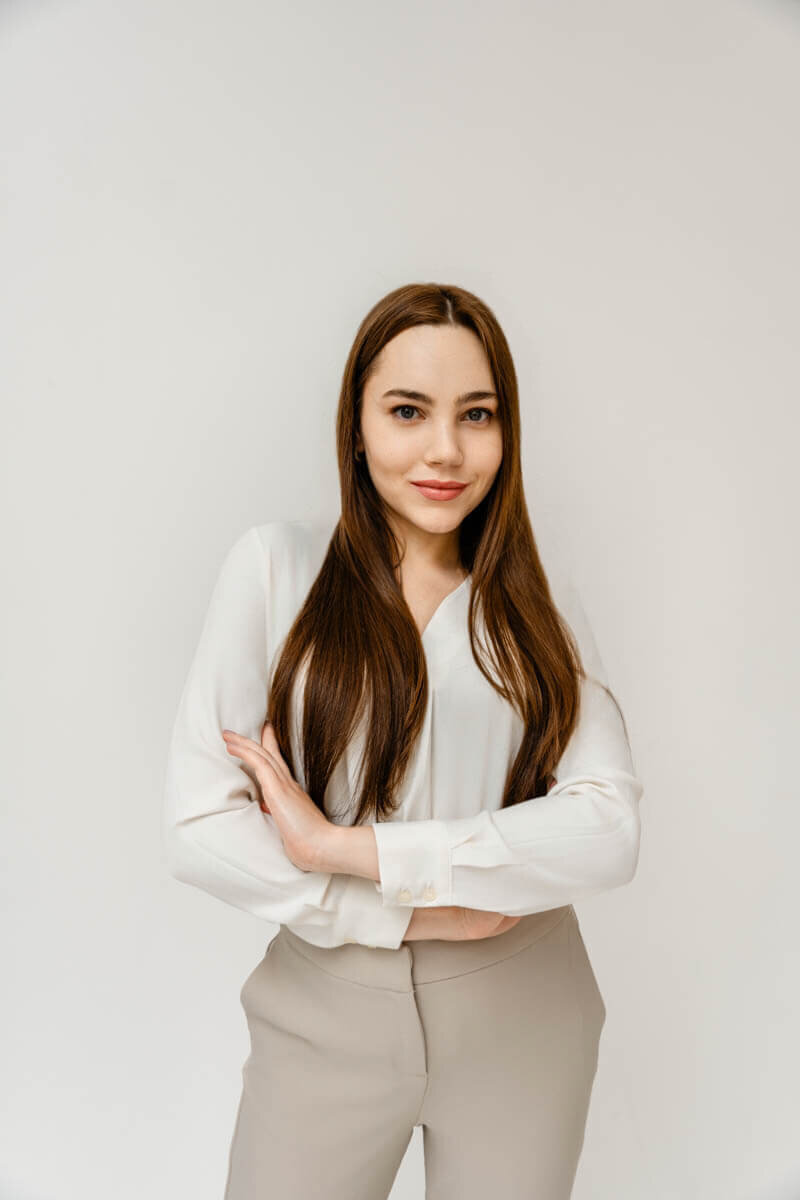 headshot of a social media consultant taken by olya photography