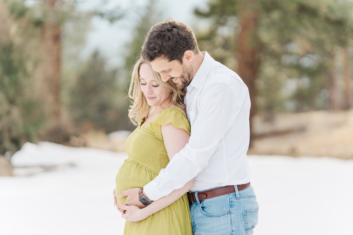 Colorado Winter Maternity Mountain Pictures Mount Falcon Elena Spraguer Photography0018