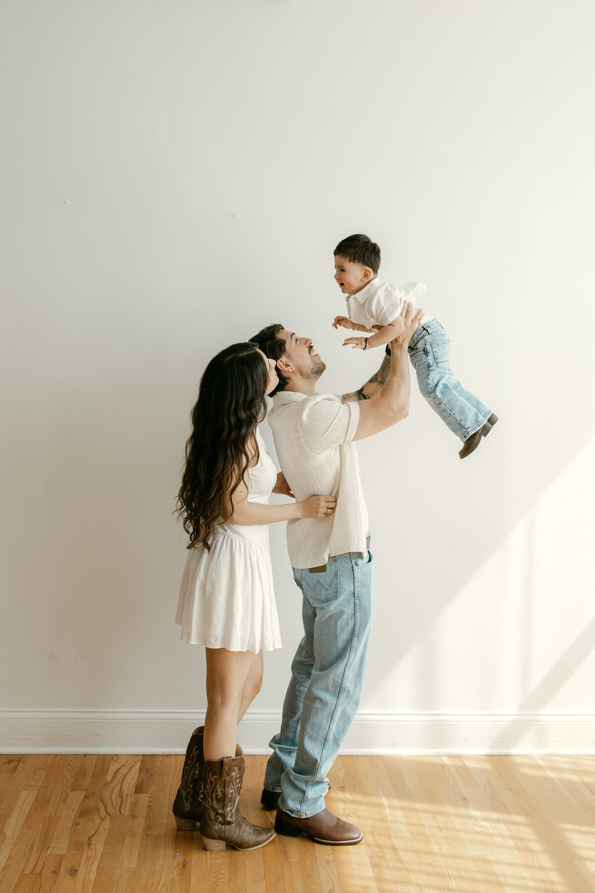 Abigail Anne Photography Storytelling Wedding Photographer in Colorado and Chicago — Family Photo 17