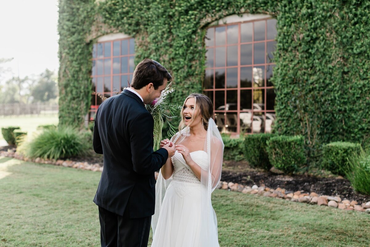 westernrootsandfallromancemorganandjimmysoldedobbinstationwedding60