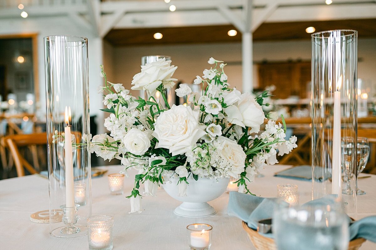 AlexisLunsfordElegantweddingfeaturedonStyleMePretty_0048
