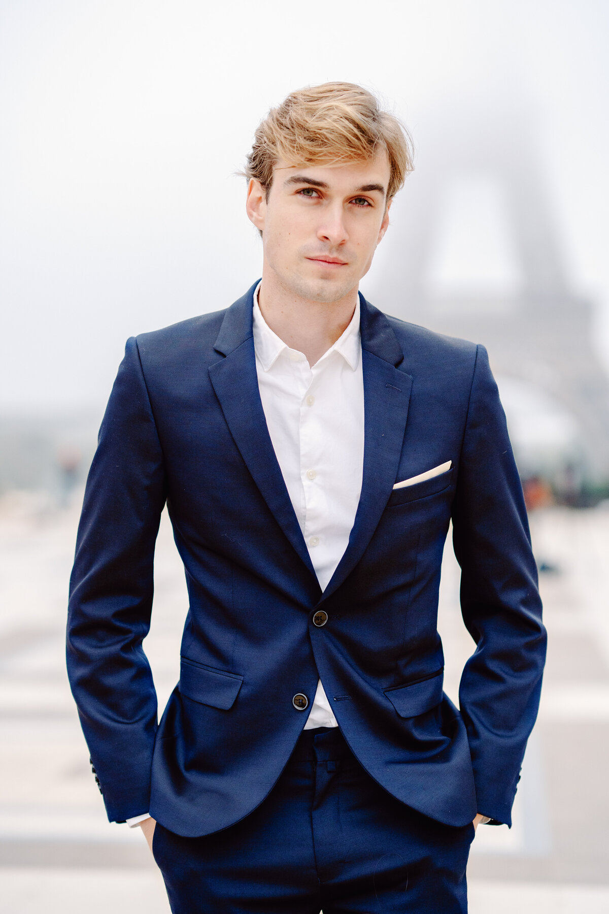 Bridal session in Paris photographed by Paris wedding photographer