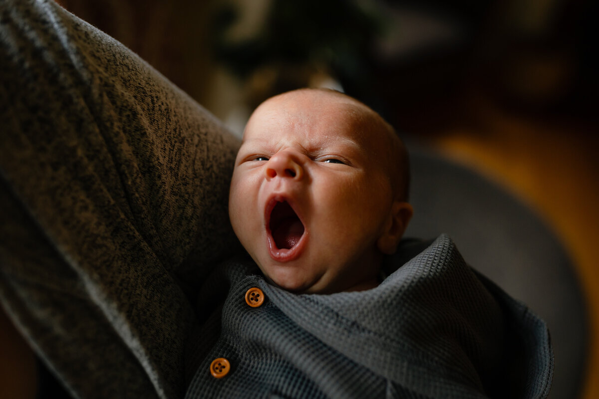 newborn-baby-yawns