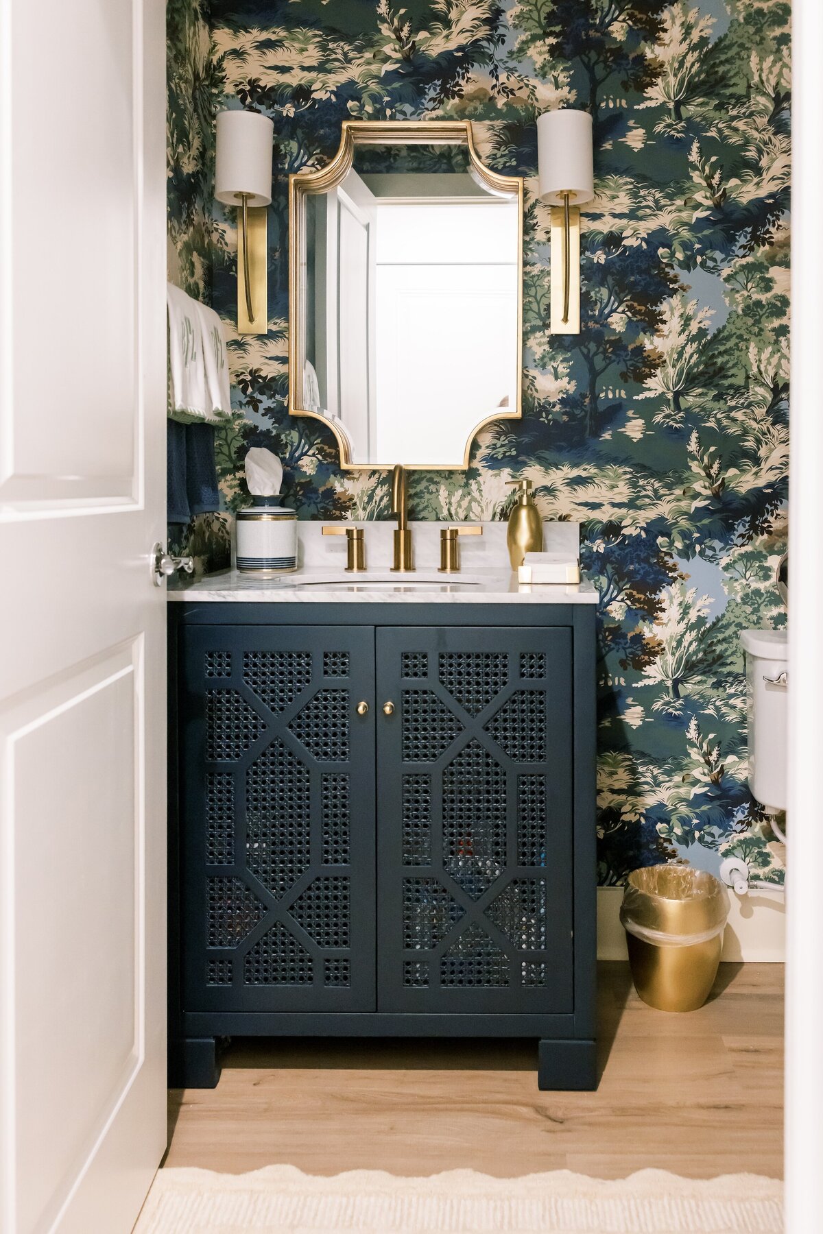 EmilyInteriorDesign-NavyBluePowderRoom_Photos_0002