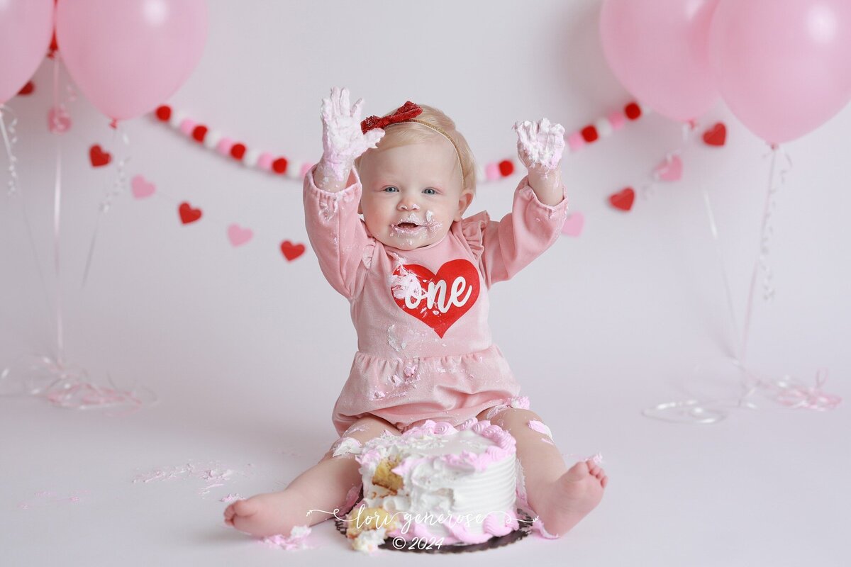 lehigh-valley-photographer-lori-generose-lg-photography-first-birthday-cake-smash-girl-neffs-pa
