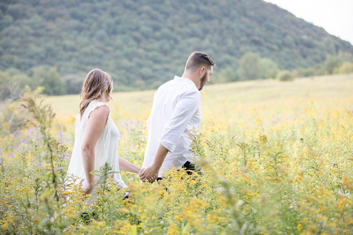 Rachel-Elise-Photography-Syracuse-New-York-Engagement-Shoot-Labrador-Hallow-14