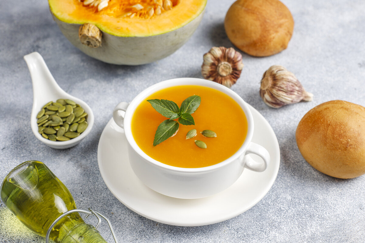 bowl-delicious-pumpkin-soup-with-seeds