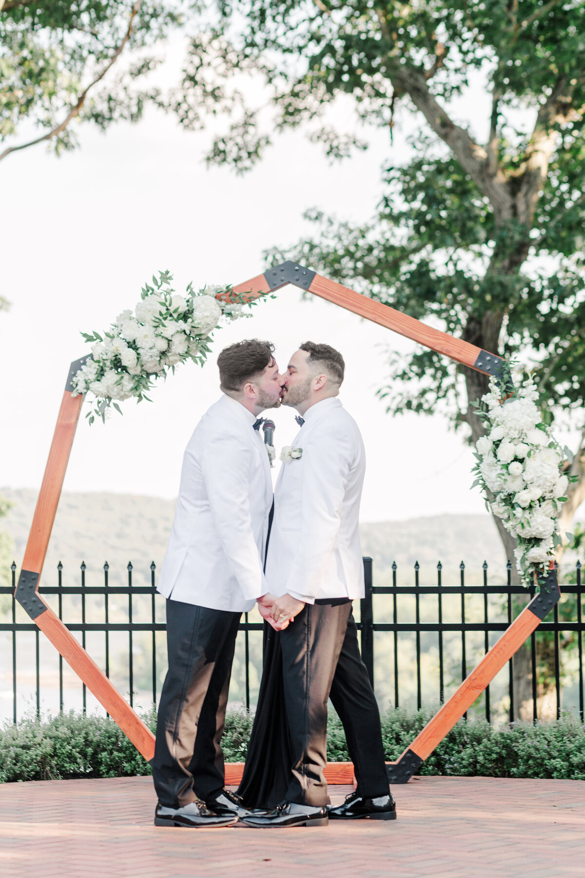 brittany-graf-photography-andrew-anthony-wedding-saint-clements-castle-portland-ct-66